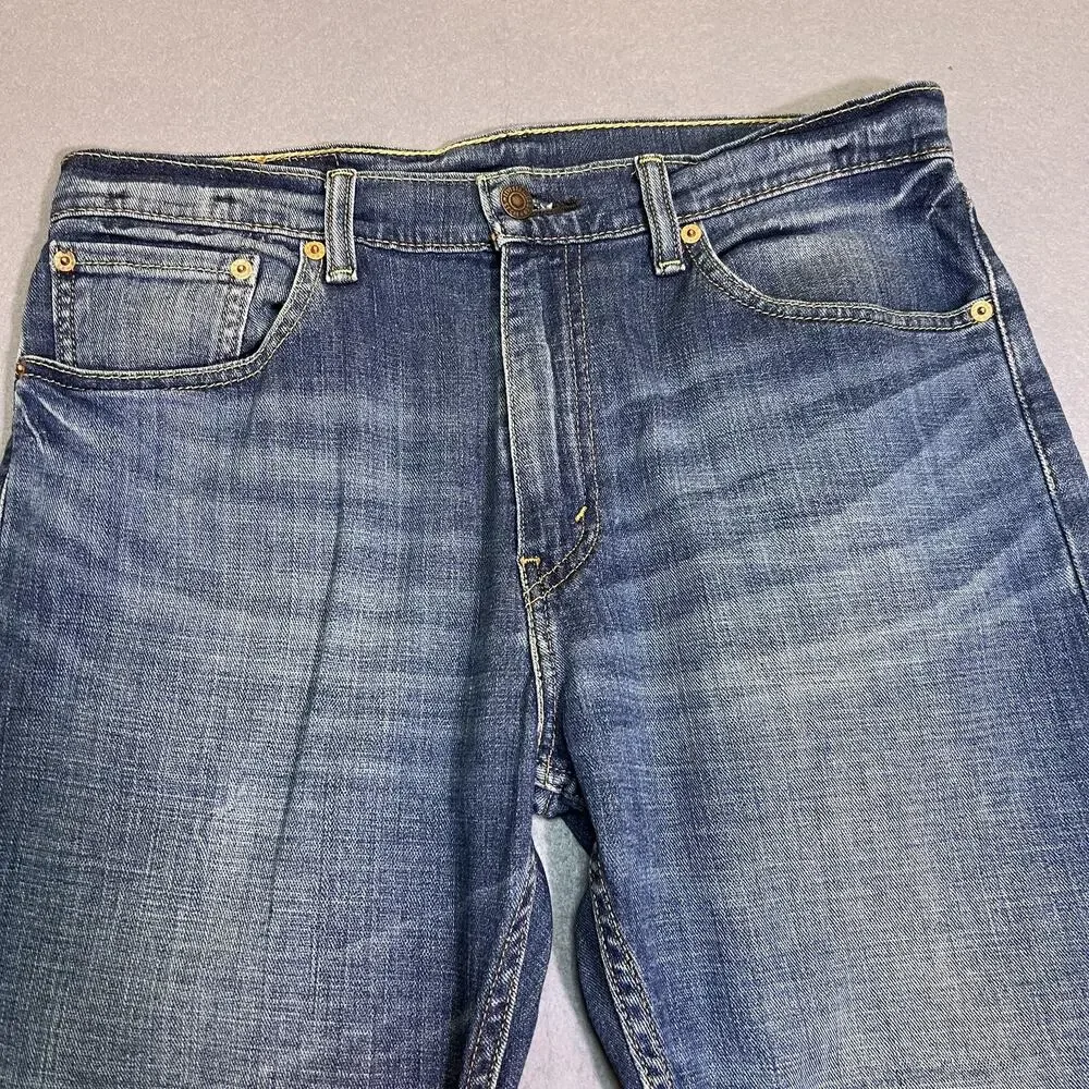 Levis 505 Jeans Mens 32x30 Blue Medium Wash Regular Straight Denim Pants Casual